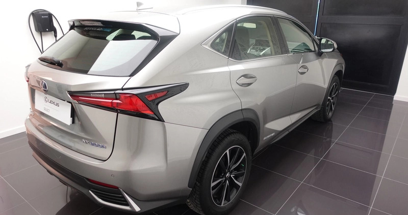 Lexus NX cena 146900 przebieg: 120082, rok produkcji 2019 z Włodawa małe 106